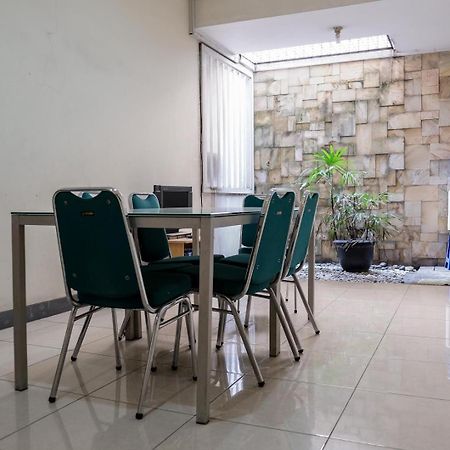 RedDoorz near Supermall Karawaci 2 Tangerang Zewnętrze zdjęcie