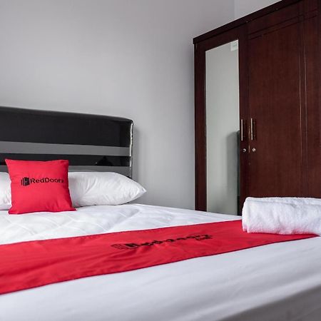 RedDoorz near Supermall Karawaci 2 Tangerang Zewnętrze zdjęcie