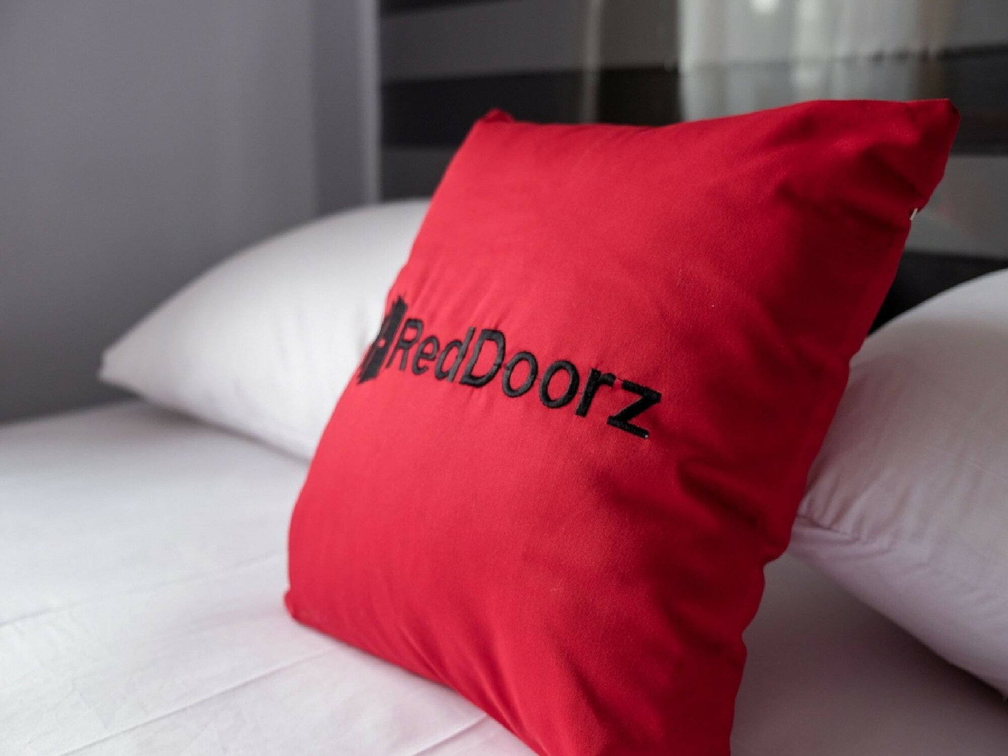 RedDoorz near Supermall Karawaci 2 Tangerang Zewnętrze zdjęcie
